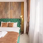 Smarald Wings 30 Бухарест