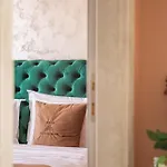 Smarald Wings 30 * Бухарест