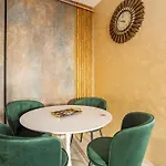 Smarald Wings 30 Бухарест