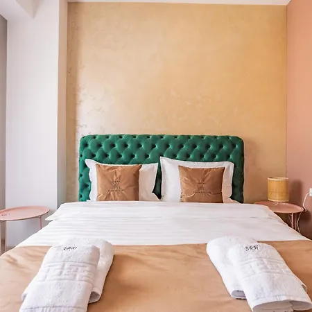 Smarald Wings 30 Бухарест