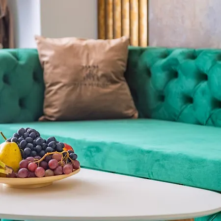 Smarald Wings 30 * Бухарест