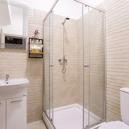 Smarald Wings 30 * Bükreş